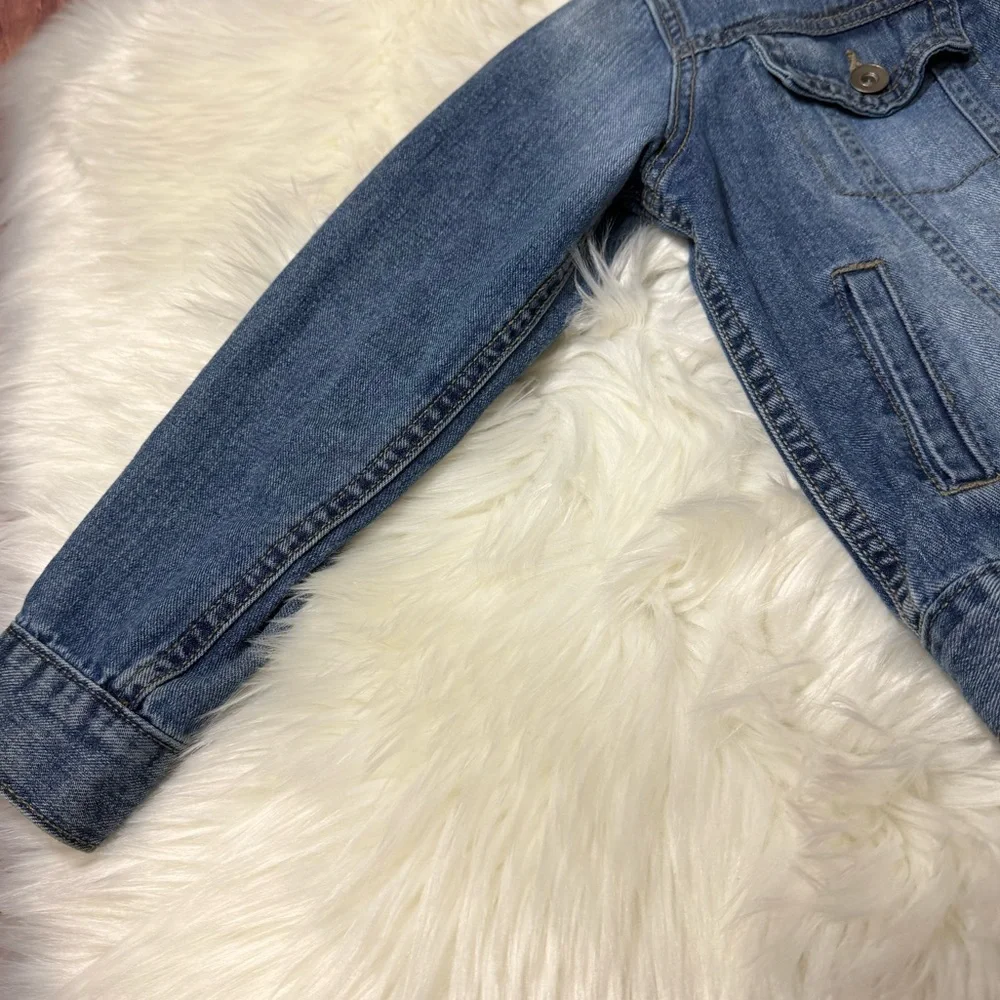 The Children’s Place Medium Wash Button Front Denim Jacket - Boys Size M (7/8)